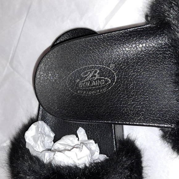 Bolaro slide on Sandals. New size 6. Furry with pearl's. Super cute and comfy. - Picture 4 of 5